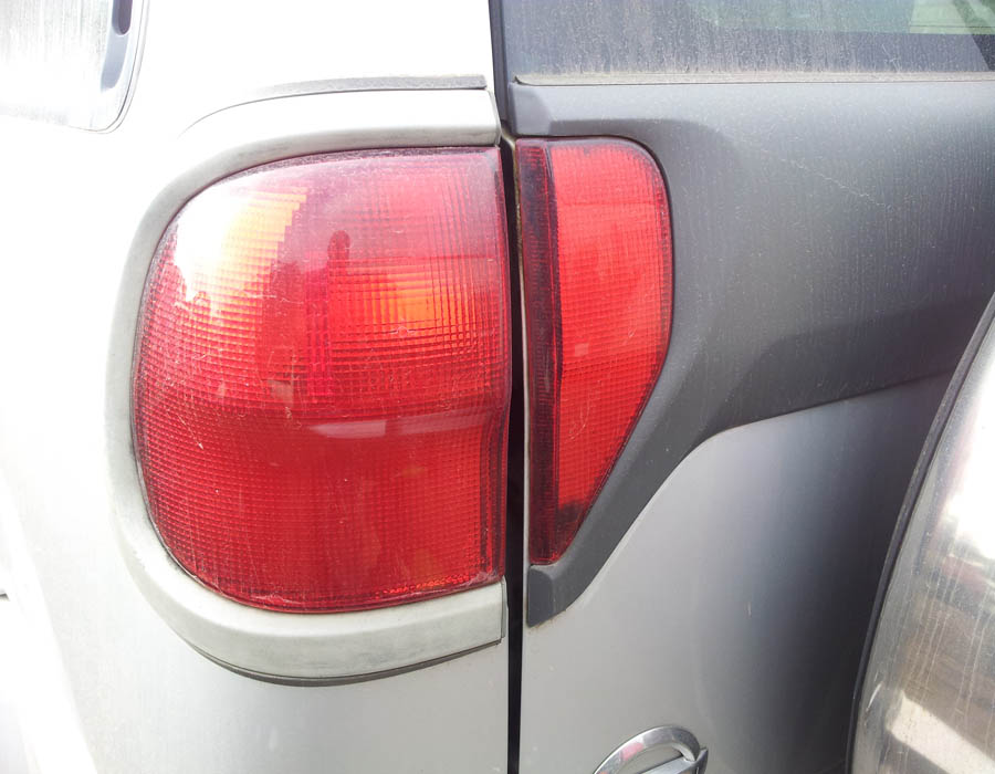 Nissan Terrano SVE TD rear-light-on-tailgate-passenger-side-rear